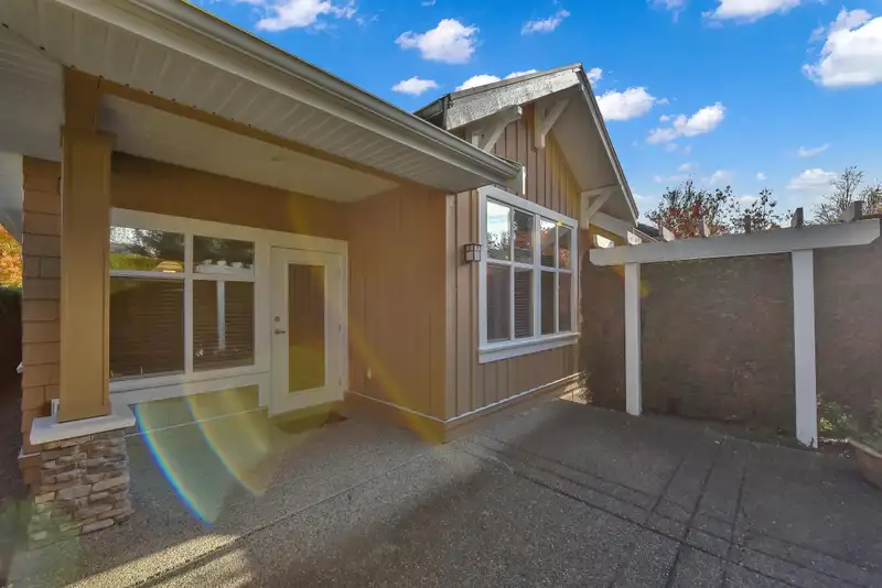 42 18088 8 AVENUE - photo 2 of 40