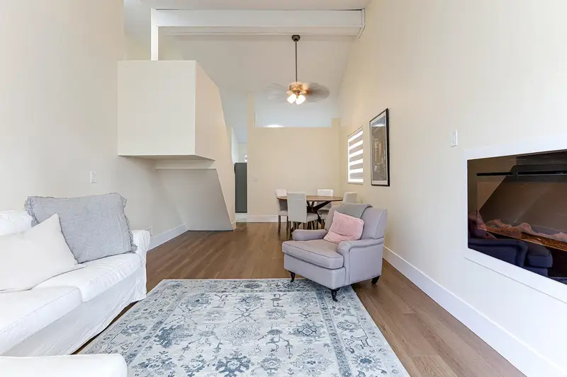 12458 76B AVENUE - photo 4 of 25