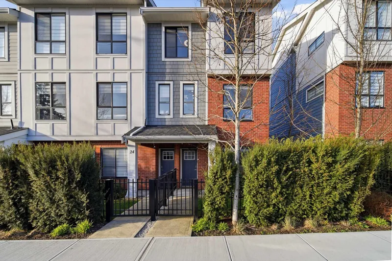 25 11556 72A AVENUE - photo 1 of 25