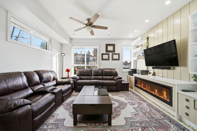 25 11556 72A AVENUE - photo 3 of 25