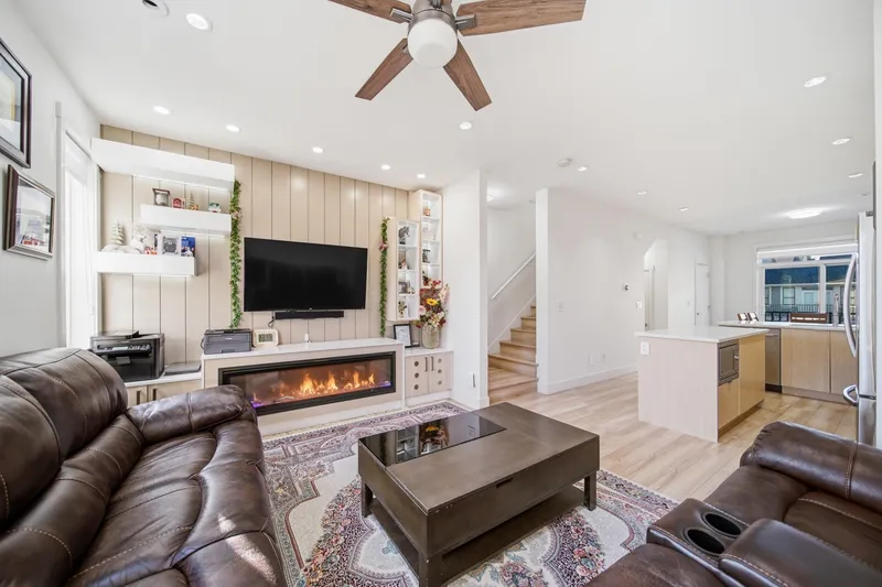 25 11556 72A AVENUE - photo 4 of 25