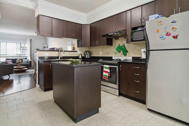 7 9420 FERNDALE ROAD - photo 4 of 20