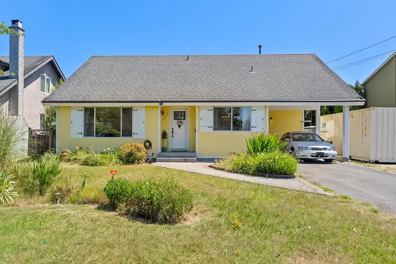 4576 61 STREET - photo 2 of 40