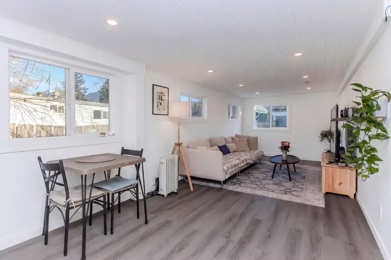 24 40157 GOVERNMENT ROAD - photo 3 of 14