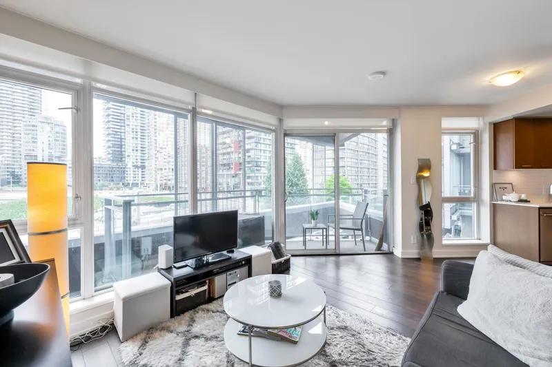 607 1372 SEYMOUR STREET - photo 3 of 25