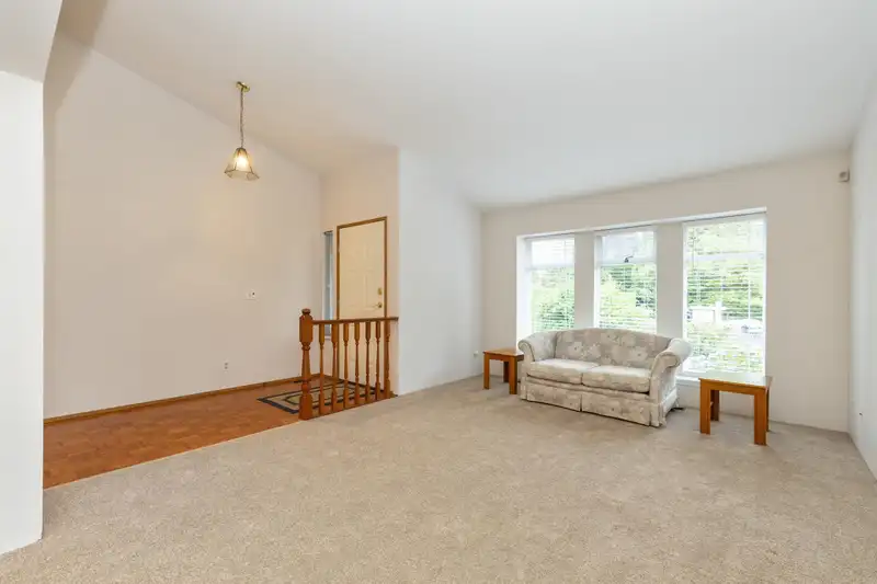16397 GLENMOOR COURT - photo 4 of 31