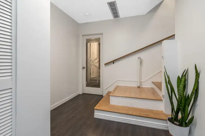 13288 64A AVENUE - photo 4 of 33