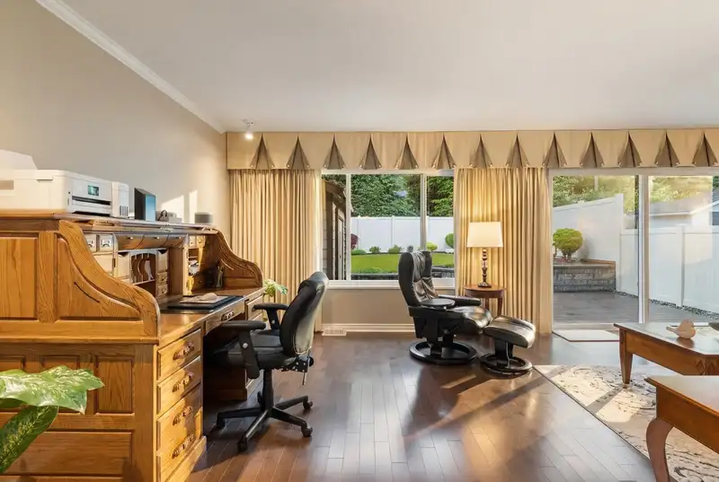 942 MONTROYAL BOULEVARD - photo 3 of 26