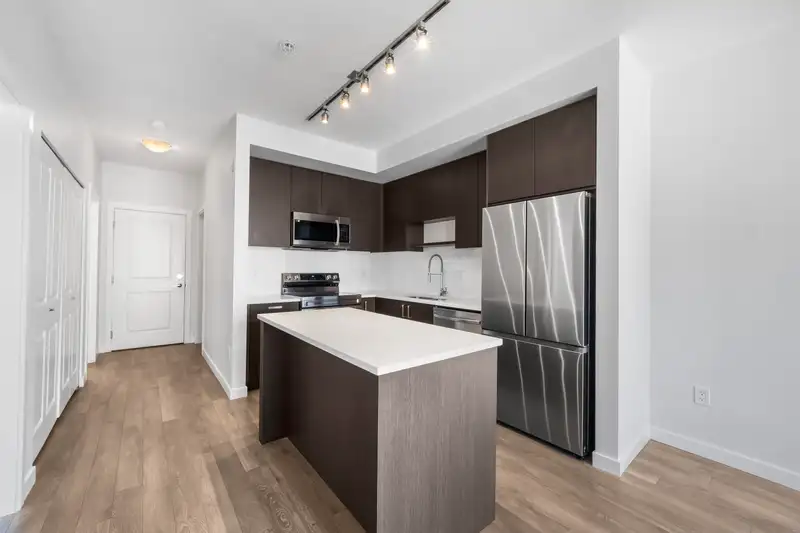 408 15848 FRASER HIGHWAY - photo 2 of 39