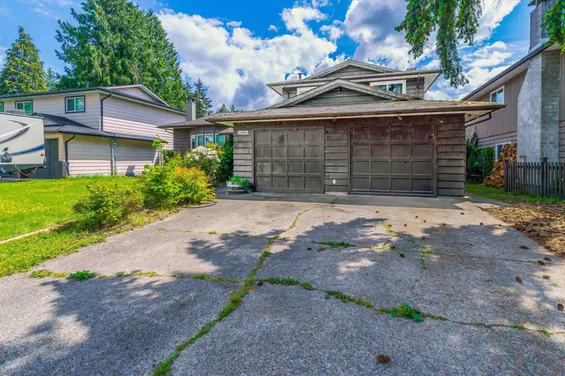 22984 CLIFF AVENUE - photo 2 of 39