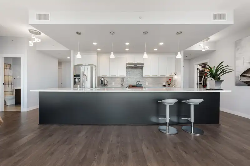 1803 8333 ANDERSON ROAD - photo 4 of 38