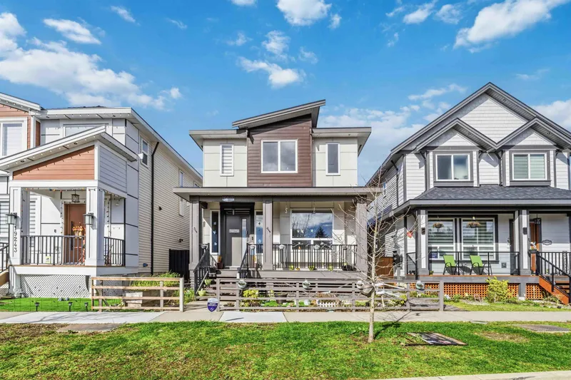 19247 71 AVENUE - photo 2 of 25