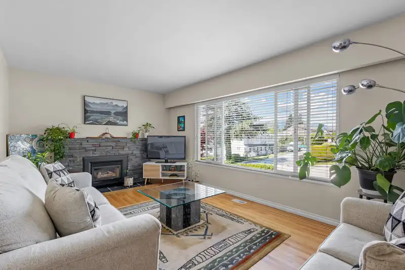 4830a ALBERT STREET - photo 2 of 35