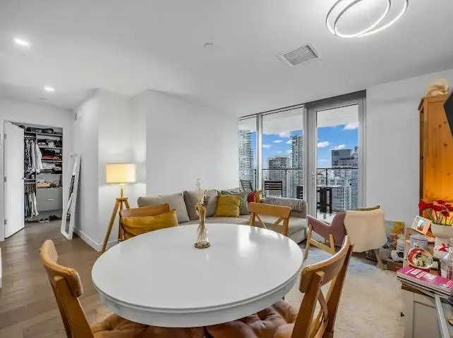 3010 1480 HOWE STREET - photo 2 of 30