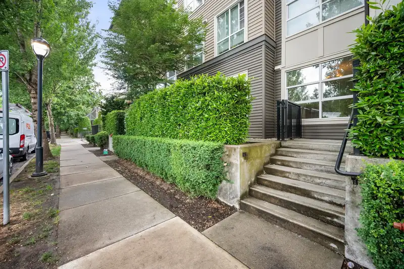 108 12409 HARRIS ROAD - photo 2 of 33