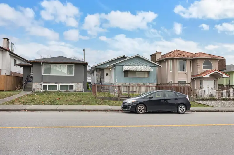 4445 PARKER STREET - photo 4 of 40
