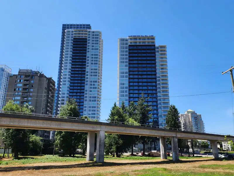 2204 13428 105 AVENUE - photo 1 of 30