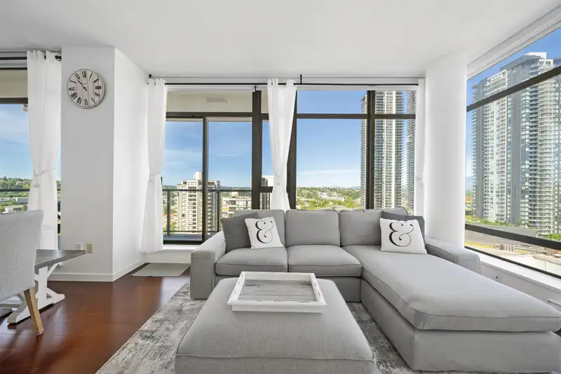 1801 4250 DAWSON STREET - photo 2 of 39
