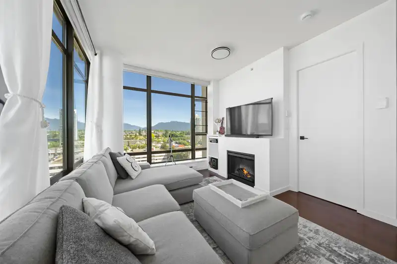 1801 4250 DAWSON STREET - photo 3 of 39