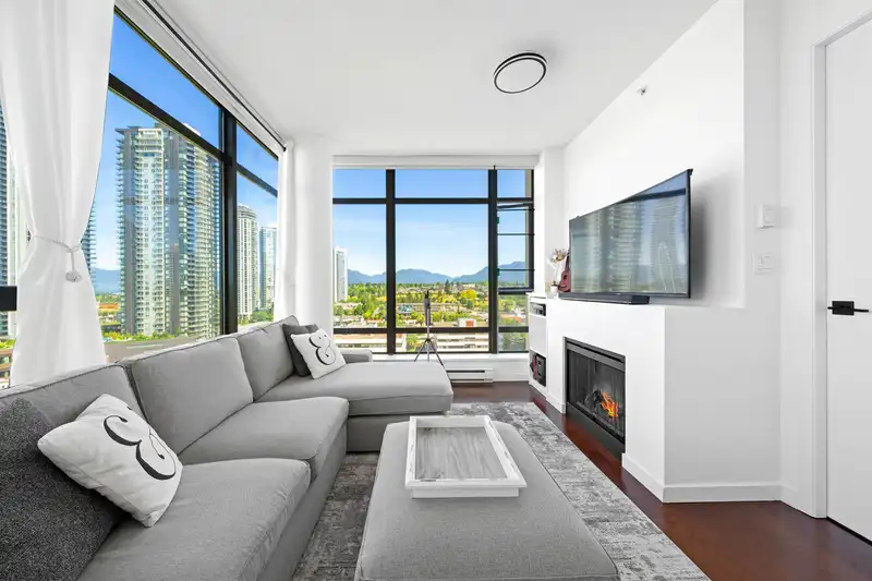 1801 4250 DAWSON STREET - photo 4 of 39