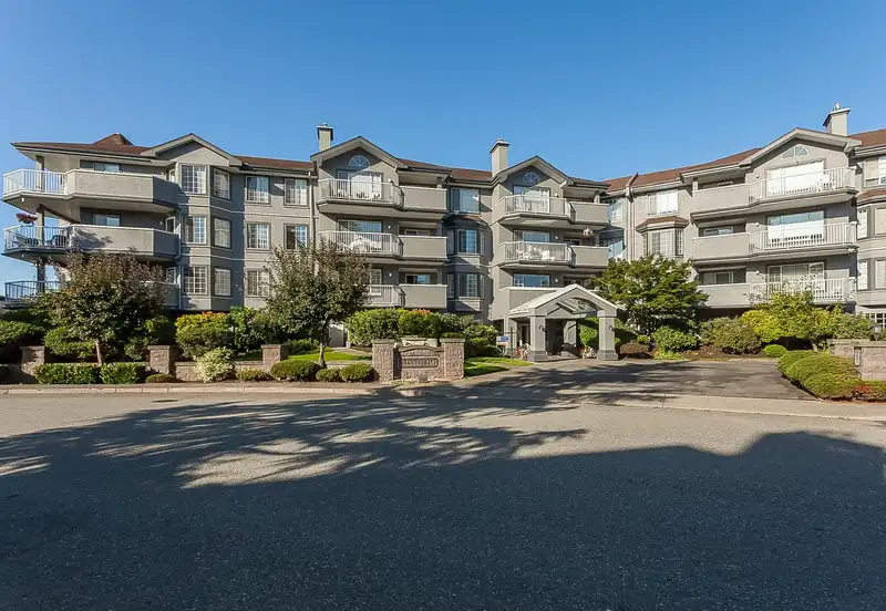 302 5375 205 STREET - photo 1 of 40