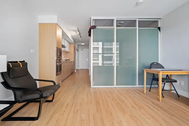 523 159 W 2ND AVENUE - photo 4 of 32