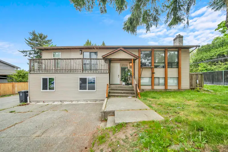 27191 28A AVENUE - photo 1 of 34