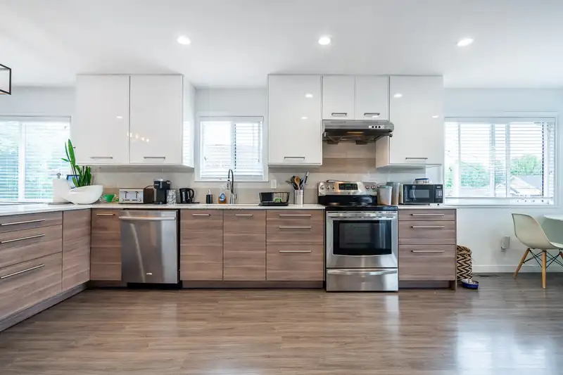 3605 E 27TH AVENUE - photo 4 of 23
