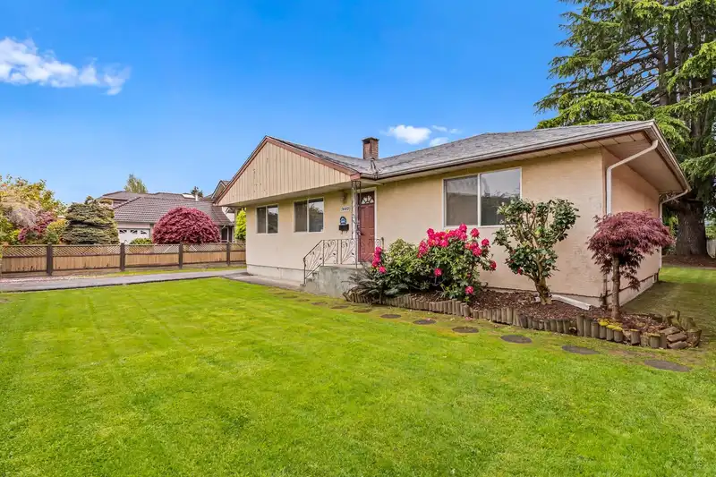 7440 BELAIR DRIVE - photo 1 of 26