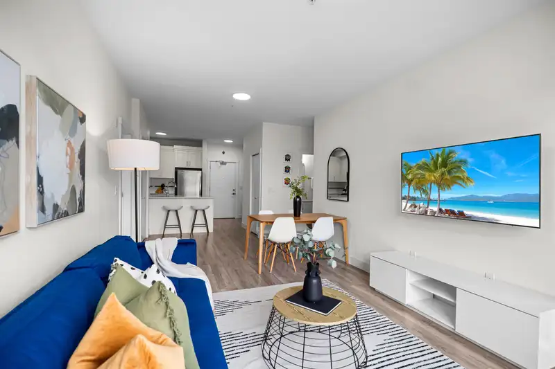 202 22577 ROYAL CRESCENT - photo 3 of 34