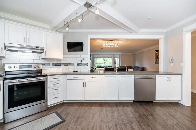 211 7171 121 STREET - photo 4 of 17