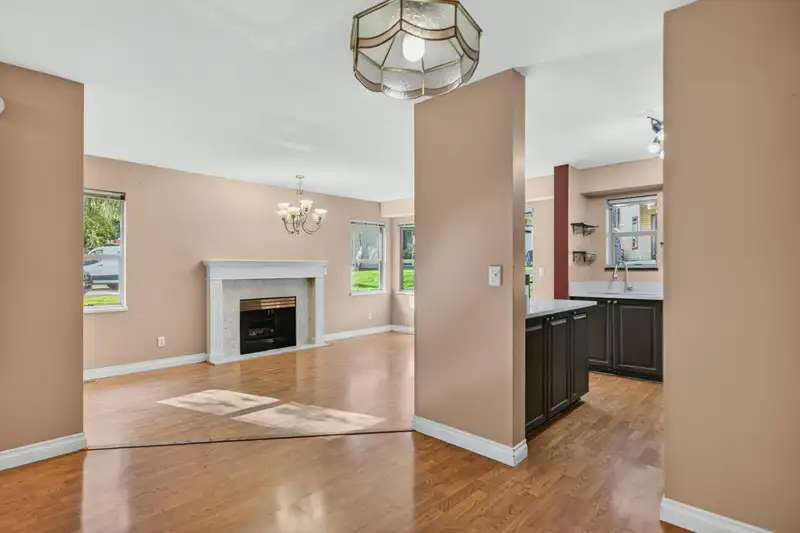 36 21960 RIVER ROAD - photo 4 of 31