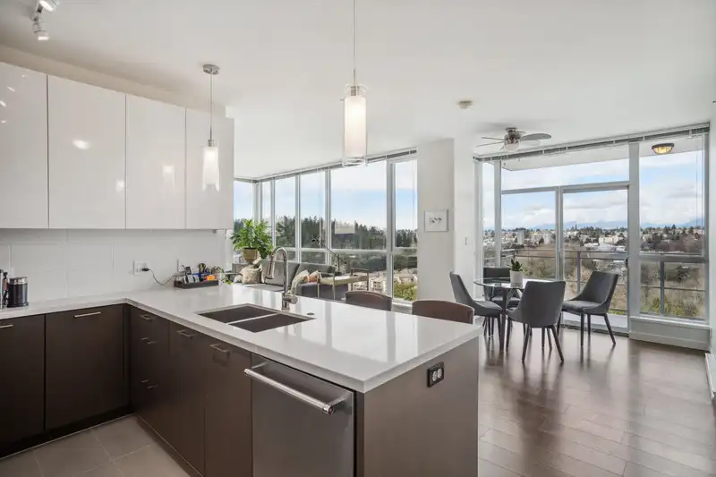 2507 271 FRANCIS WAY - photo 2 of 35