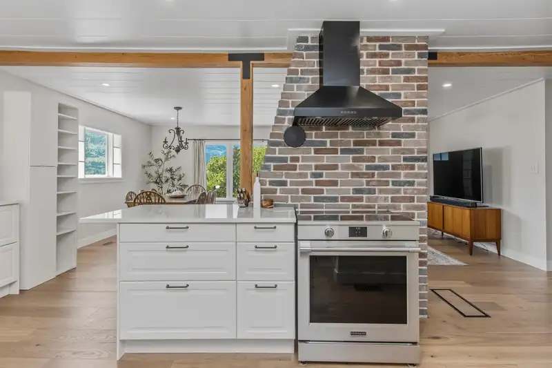 38139 CLARKE DRIVE - photo 2 of 38