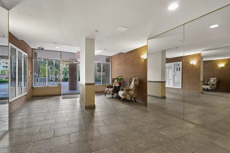 1405 1189 EASTWOOD STREET - photo 4 of 38