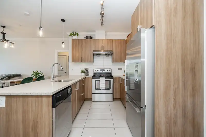 309 11566 224 STREET - photo 3 of 40