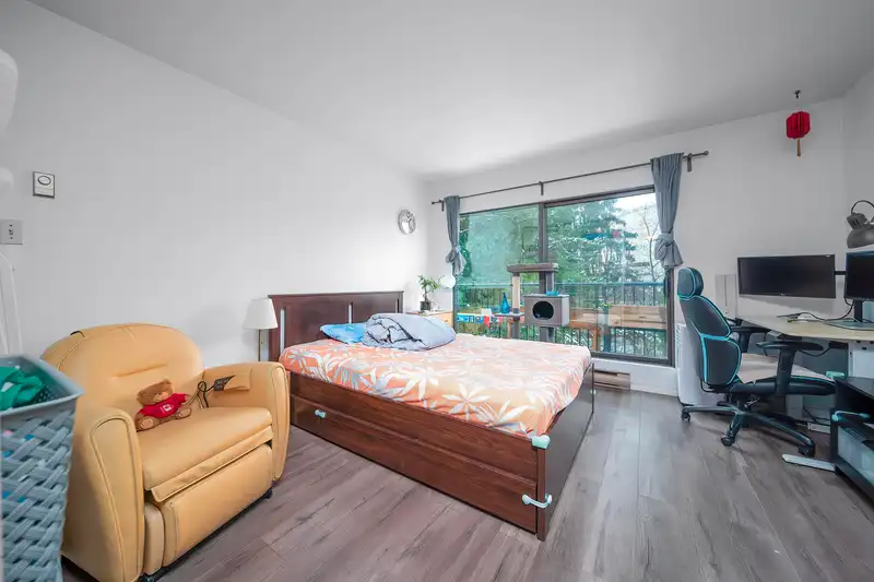 303 8231 GRANVILLE AVENUE - photo 4 of 18