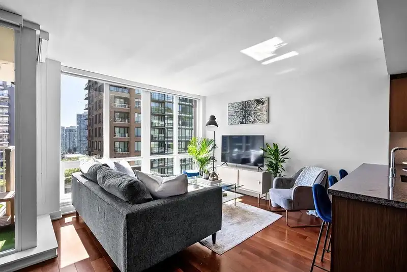 1208 1055 RICHARDS STREET - photo 3 of 37