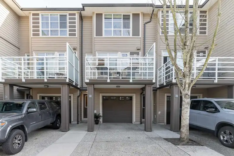 30 15405 31 AVENUE - photo 2 of 29