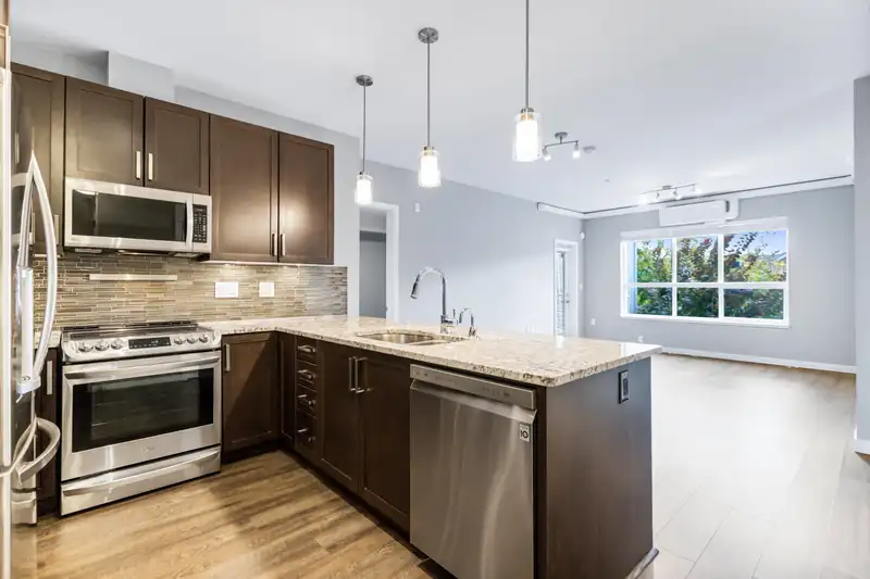 101 6490 194 STREET - photo 2 of 40