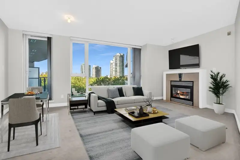 612 1383 MARINASIDE CRESCENT - photo 1 of 22