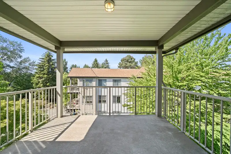 406 5475 201 STREET - photo 2 of 22