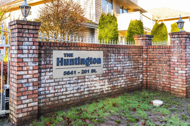 202 5641 201 STREET - photo 2 of 25