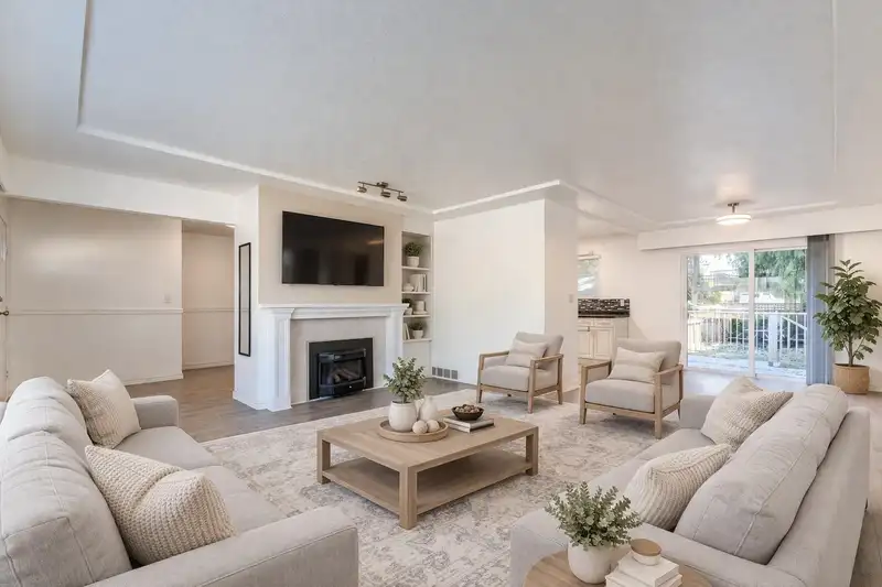 760 GROVER AVENUE - photo 2 of 24