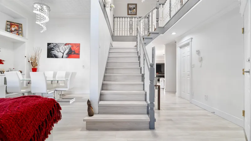 12572 62B AVENUE - photo 3 of 25