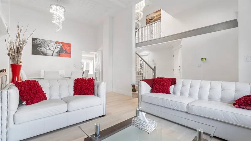 12572 62B AVENUE - photo 4 of 25