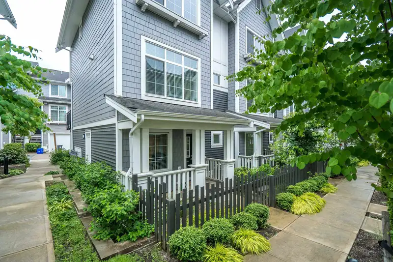 63 20180 84 AVENUE - photo 1 of 35