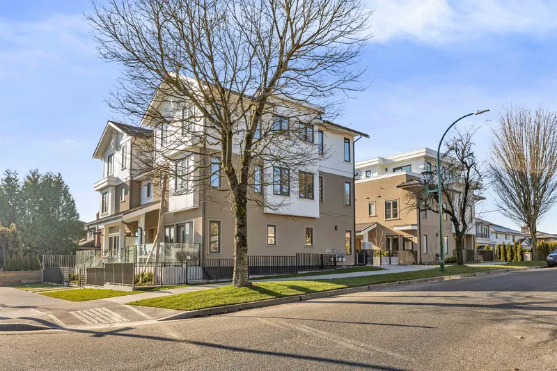 1008 W 52ND AVENUE - photo 1 of 21