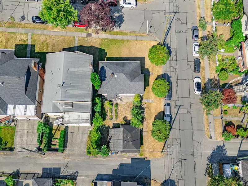 3060 PARKER STREET - photo 3 of 20