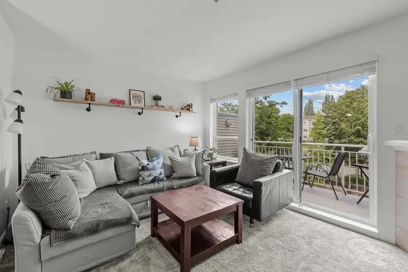 14 20890 57 AVENUE - photo 1 of 23